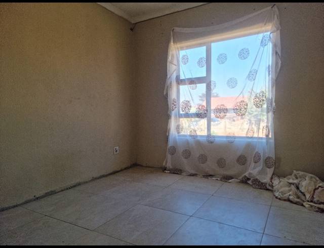4 BEDROOM HOUSE FOR SALE IN SEBOKENG ZONE 10